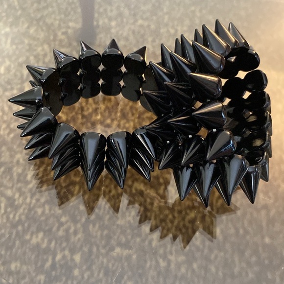 Accessories - plastic spike wrist accessory